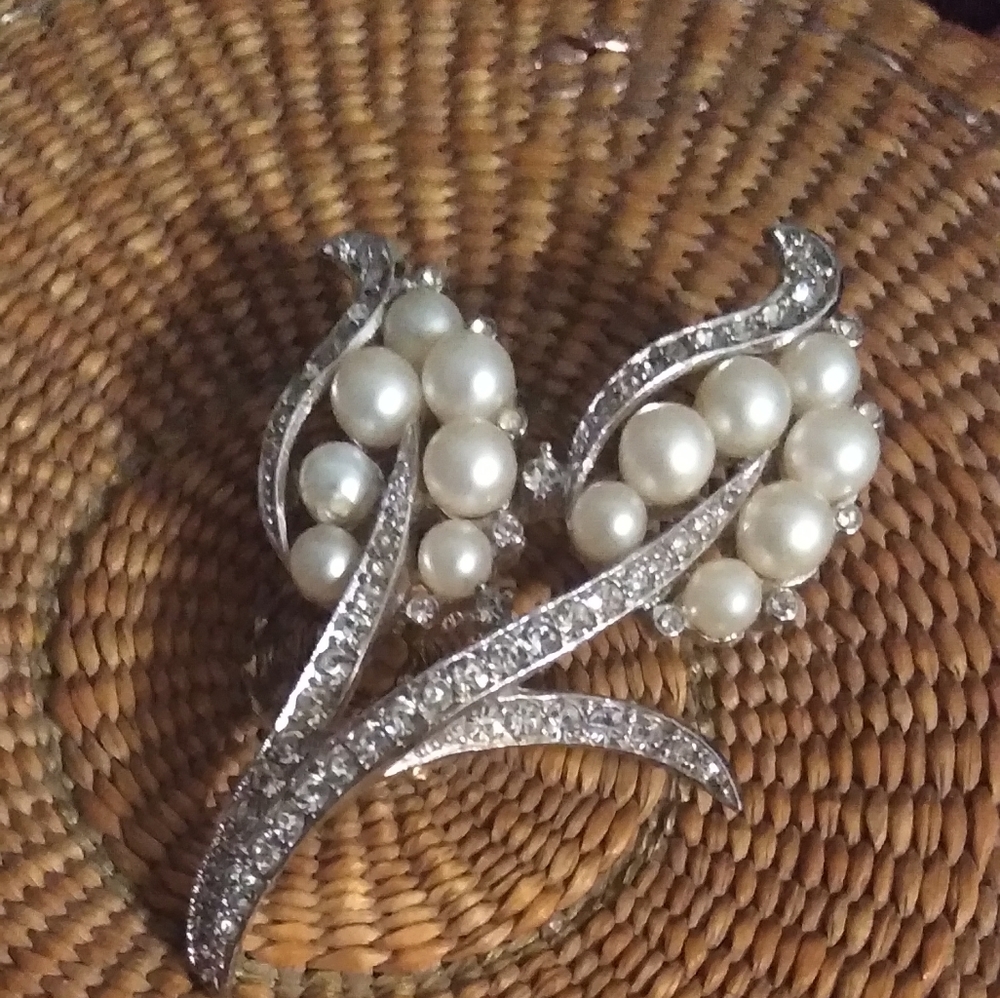 Marvella Vintage Silver, Pearl and Clear Rhinestone Brooch